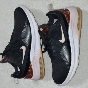 Nike Air Max Motion 2 Black White Barely Rose Running Shoes Women Size 8.5